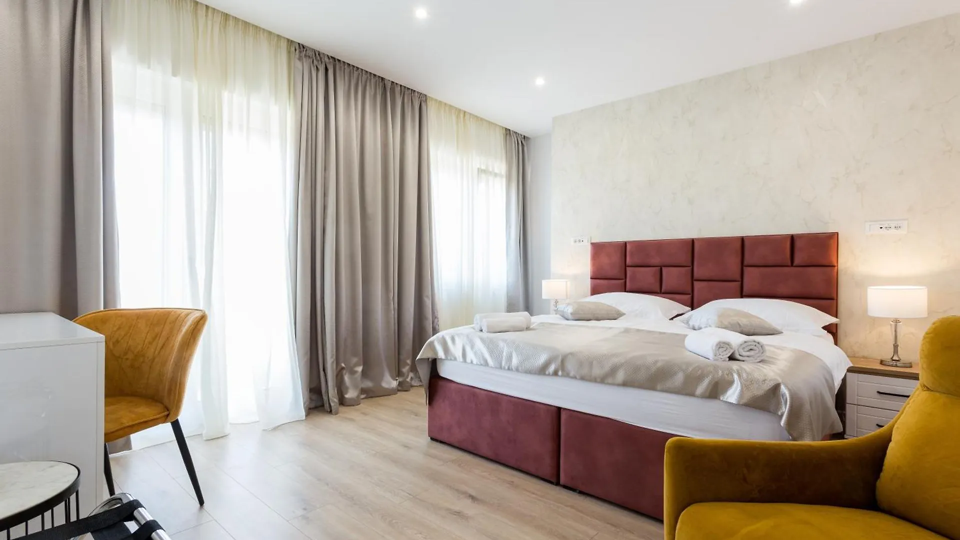 Shine Of Life Luxury Rooms Split